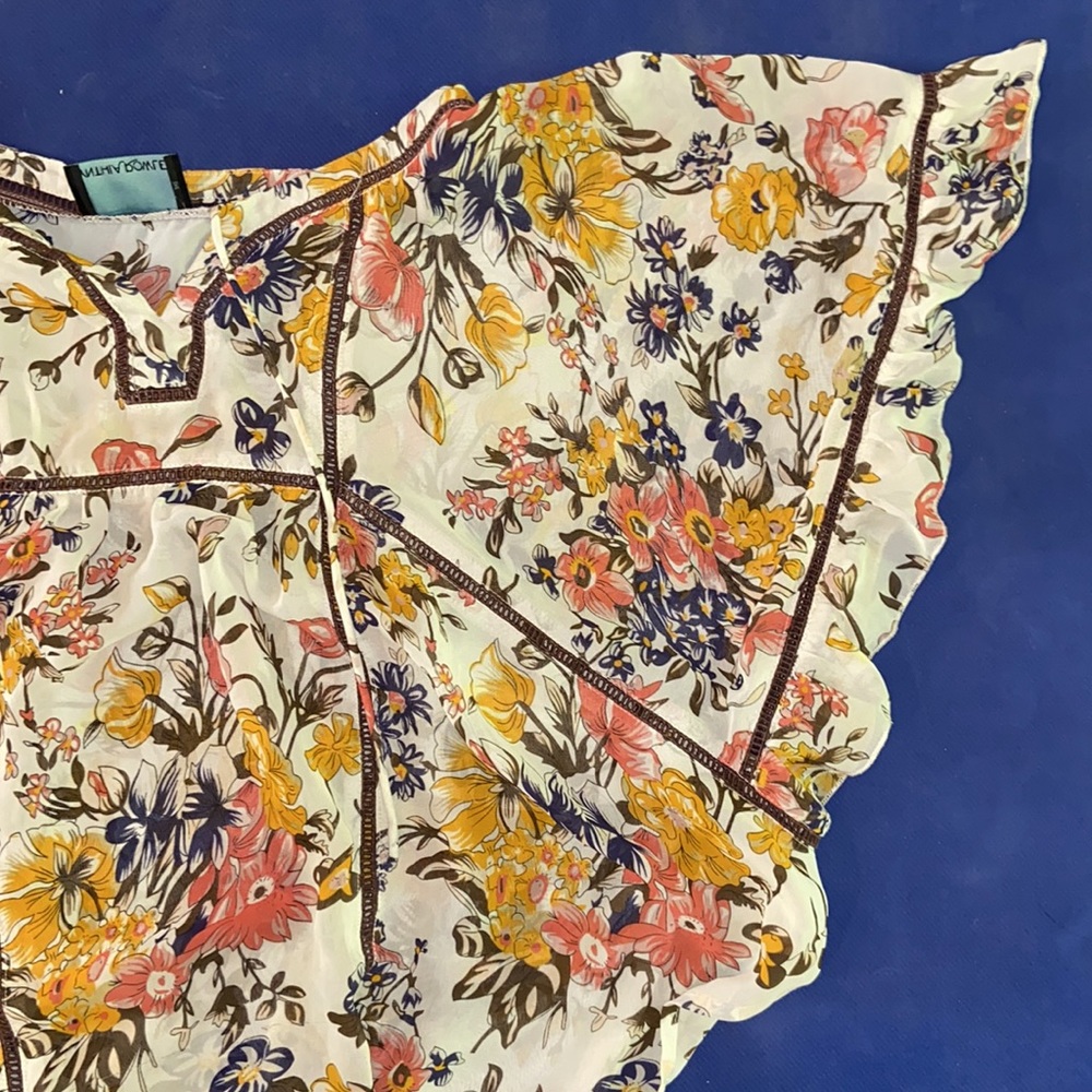 Floral Top - Picture 2 of 4